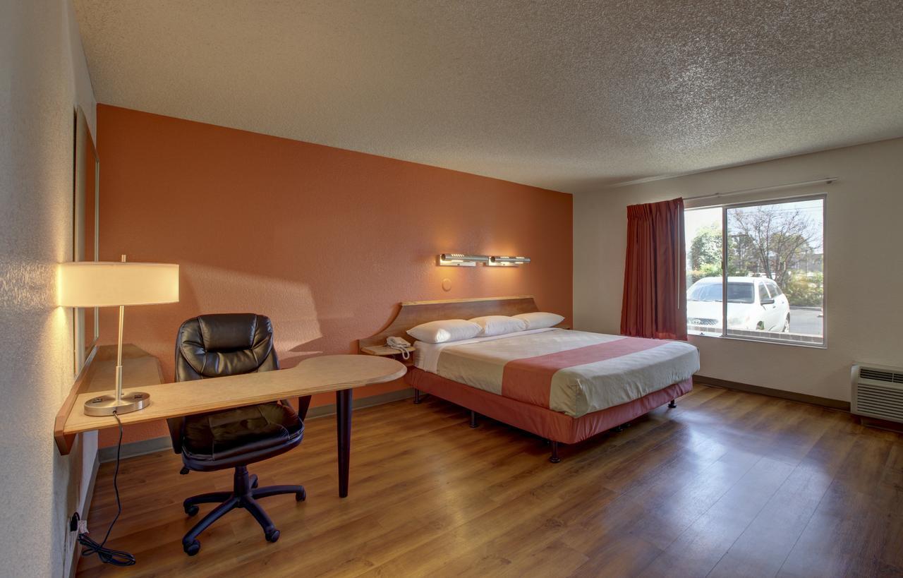 Motel 6-Santa Ana, Ca - Irvine - Orange County Airport Екстериор снимка