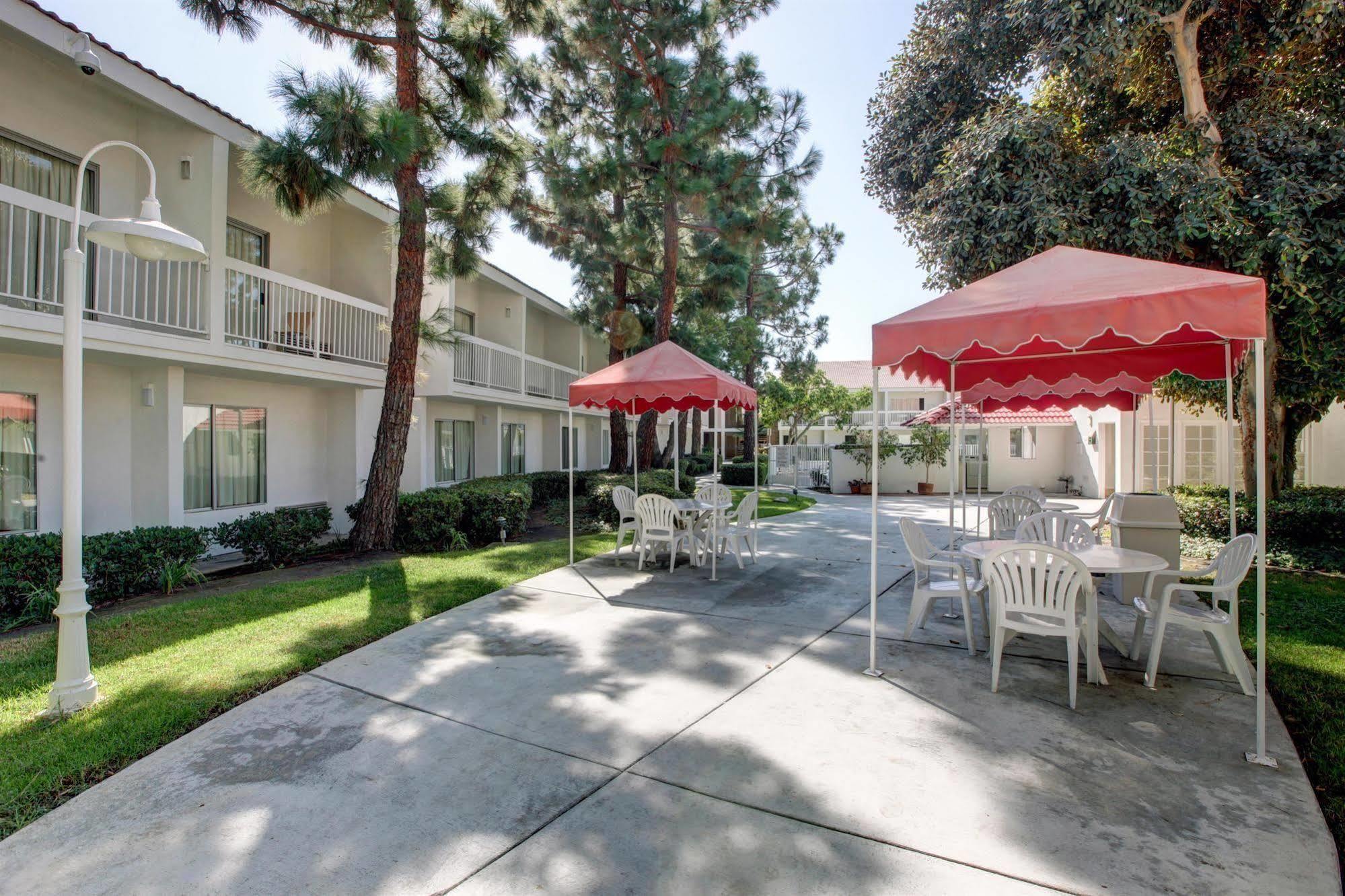 Motel 6-Santa Ana, Ca - Irvine - Orange County Airport Екстериор снимка