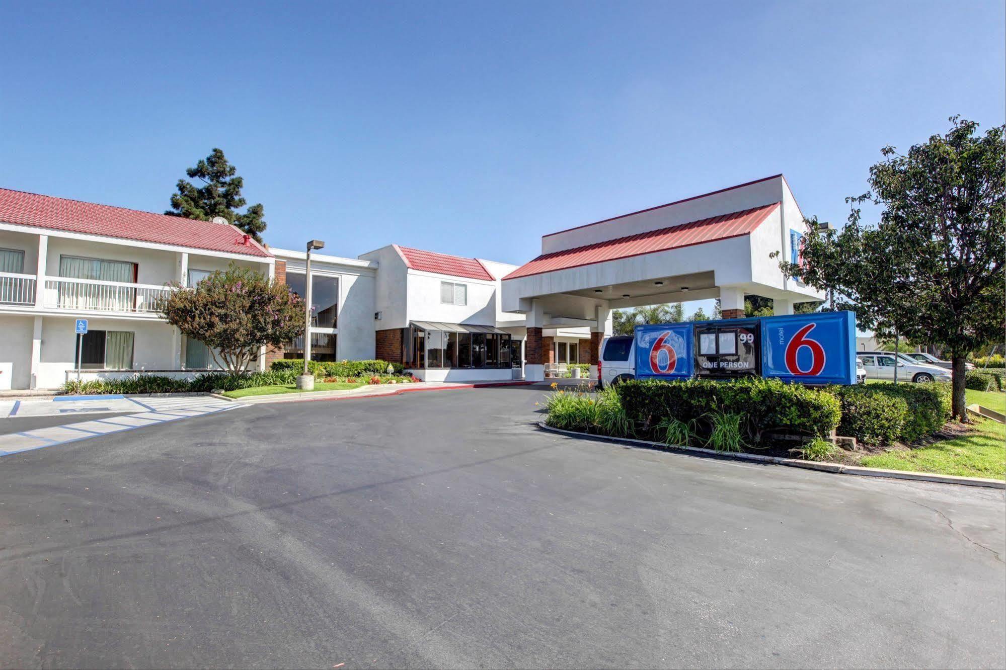 Motel 6-Santa Ana, Ca - Irvine - Orange County Airport Екстериор снимка