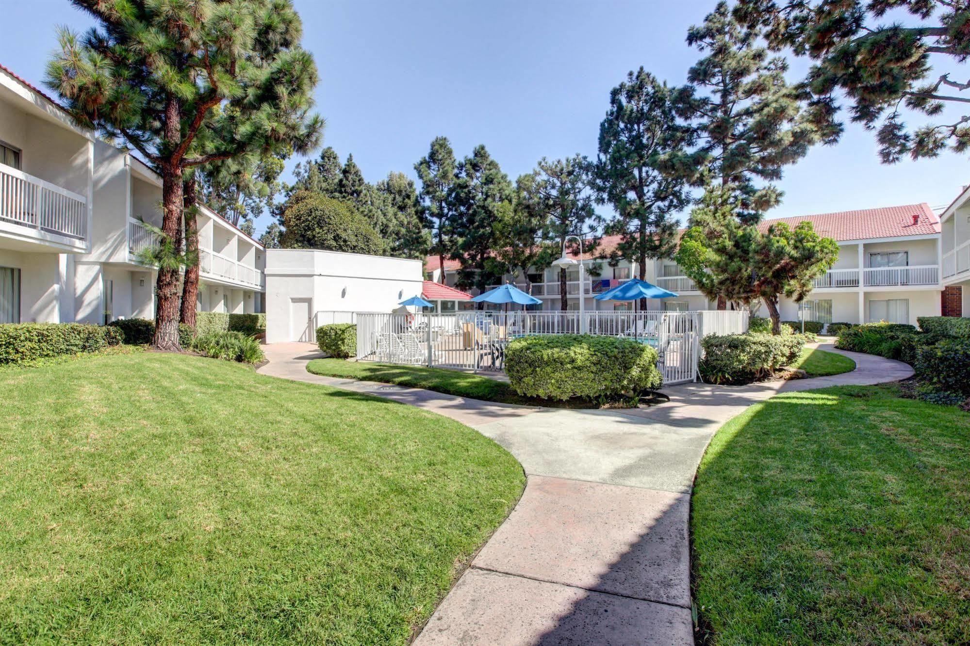 Motel 6-Santa Ana, Ca - Irvine - Orange County Airport Екстериор снимка